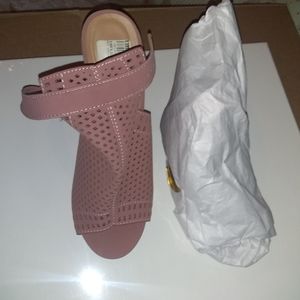 Influencer Blush Chucky Heel